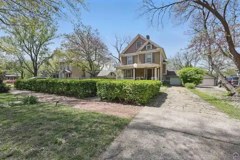 329 SW Woodlawn Ave, Topeka, KS 66606