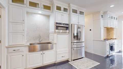 100 Sweetbriar Lakes Drive, Thomasville, GA 31757