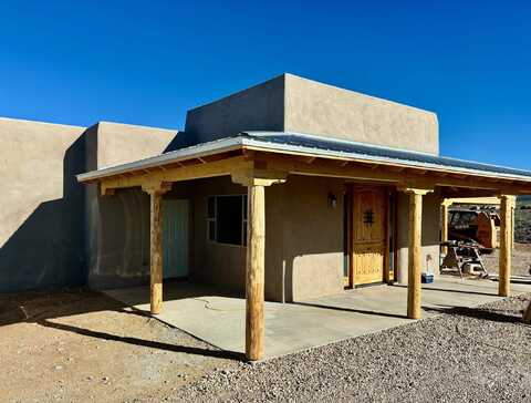 323 Los Cordovas Rd, Taos, NM 87571