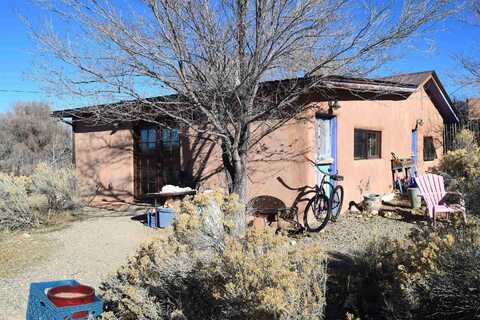 264 State Highway 150, El Prado, NM 87529