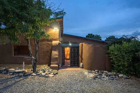 42 Hondo Seco Road, Arroyo Hondo, NM 87513