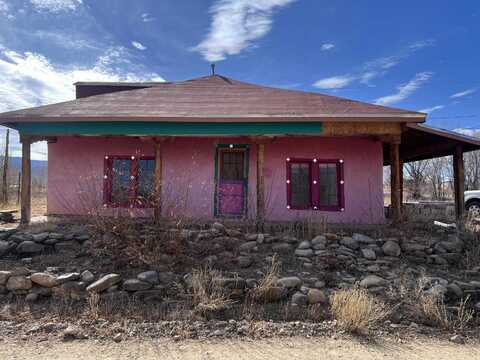 28 Hilltop Road, Ranchos de Taos, NM 87557