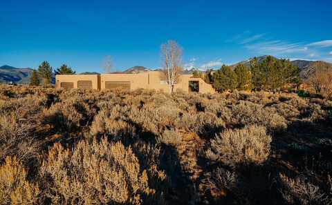 41 Mirlo Road, El Prado, NM 87529