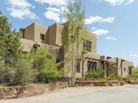 305 DeVargas Lane, Taos, NM 87571