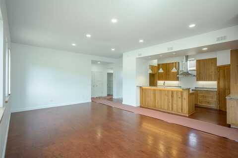 419 Valverde Commons Drive, Taos, NM 87571