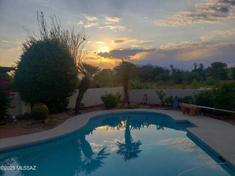 7932 N Casas Cameo, Tucson, AZ 85742