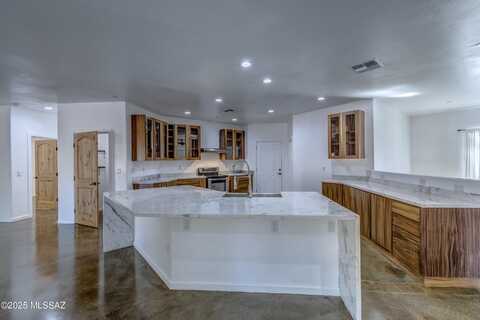 1992 W King Avenue, Tucson, AZ 85713