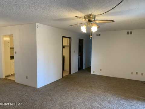 6352 N Barcelona Lane, Tucson, AZ 85704