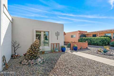 276 N Camino Del Vate, Green Valley, AZ 85614