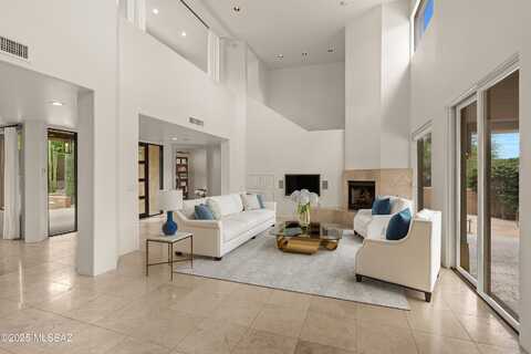 6872 E Desert Wind Court, Tucson, AZ 85750