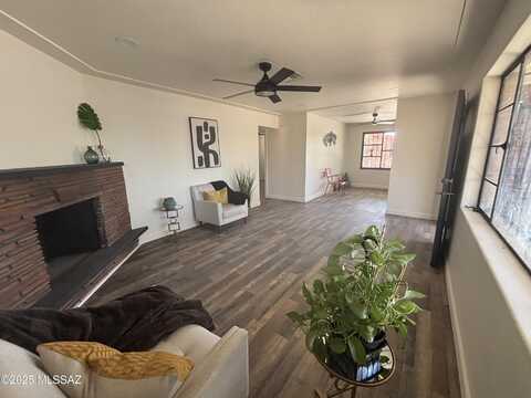 2926 N Dodge Boulevard, Tucson, AZ 85716