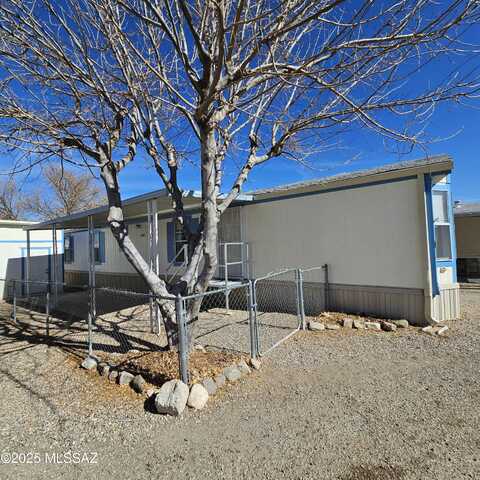 260 S Land Avenue, Benson, AZ 85602