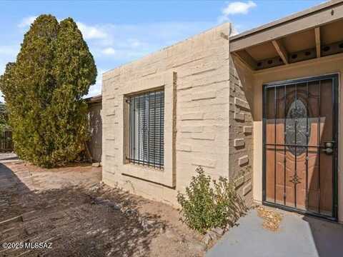 1881 N Circulo De La Cienega, Tucson, AZ 85715