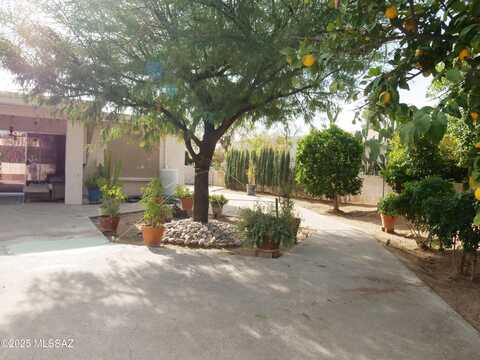 7921 N Casas Carmen, Tucson, AZ 85742