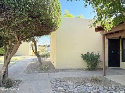 3041 N Sparkman Boulevard, Tucson, AZ 85716