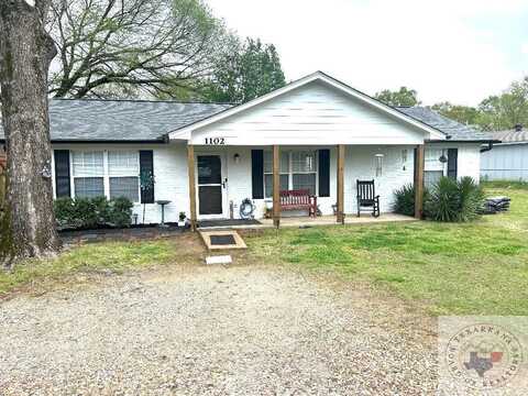 1102 Second St., Queen City, TX 75572