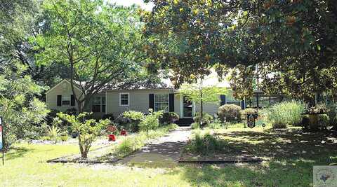 710 Austin St., Maud, TX 75567