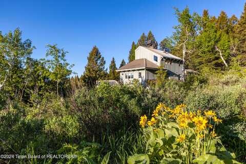 6105/6155 N FISH CREEK Road, Wilson, WY 83001