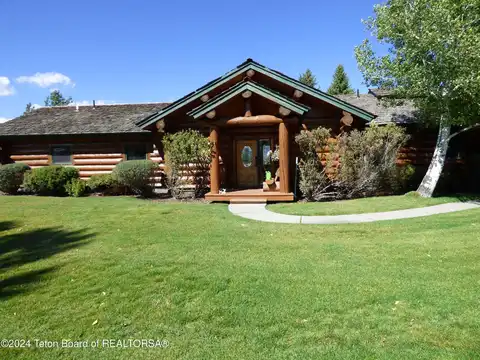 400 W MOULTON LOOP Road, Jackson, WY 83001