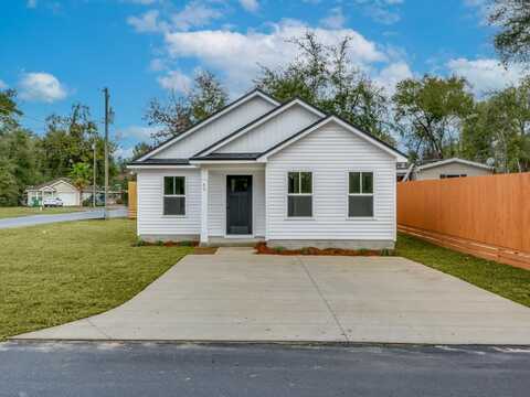 57 Mohawk Trail, Crawfordville, FL 32327