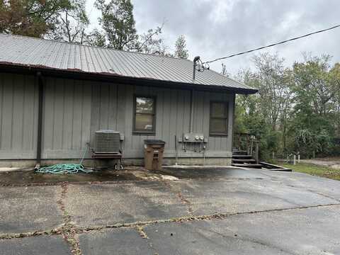 704 E Idlewood Dr unit: 1, Wewahitchka, FL 32465