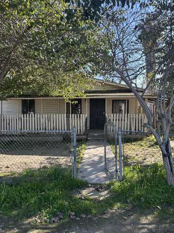 439 E Cedar Avenue, Earlimart, CA 93219