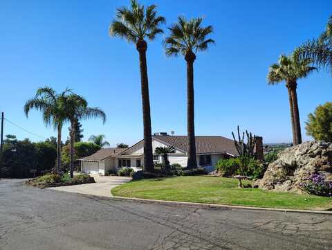 915 S Strathmore Avenue, Lindsay, CA 93247