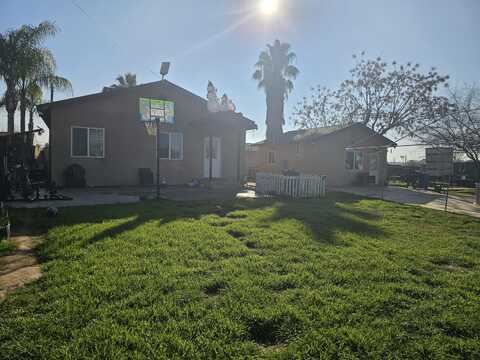 159 E E Yates Avenue, Porterville, CA 93257