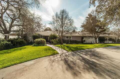 3670 S Newmark Avenue, Sanger, CA 93657