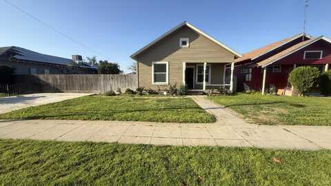 229 S J Street, Dinuba, CA 93618