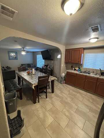 148 Walnut Street, Hanford, CA 93230