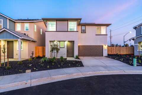 3004 N Martin Street, Visalia, CA 93291