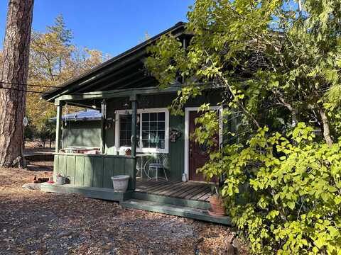 279 Green River Trail, California Hot Springs, CA 93207