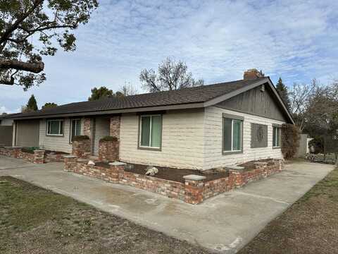 400 N Westfield Street, Visalia, CA 93291