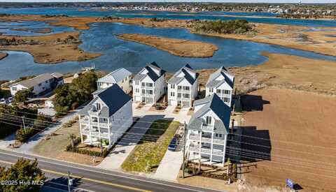 607 S Topsail Drive, Surf City, NC 28445