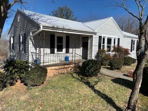 330 W Virginia Street, Mount Airy, NC 27030