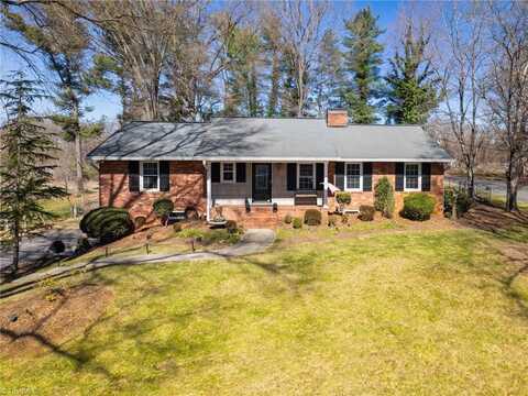 2901 Woodworth Drive, Winston Salem, NC 27103