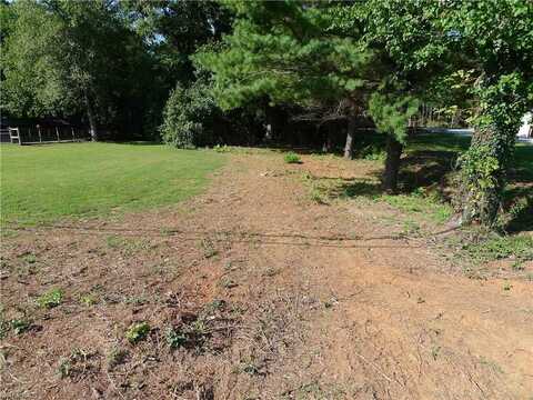 1154 Yadkinville Road, Mocksville, NC 27028