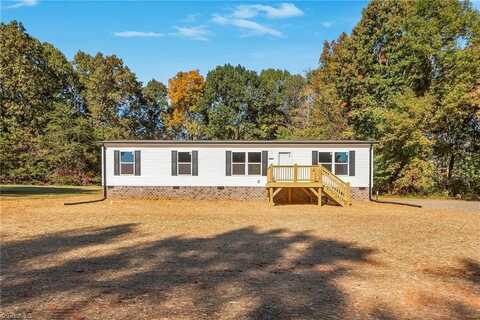 1059 Sharpe Lane, Hiddenite, NC 28636