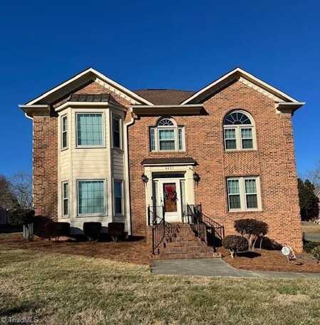 4421 Lochurst Drive, Pfafftown, NC 27040