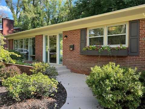 2890 Marguerite Park Drive, Winston Salem, NC 27106