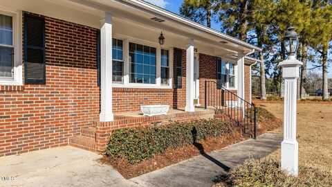 205 N Augusta Avenue, Benson, NC 27504
