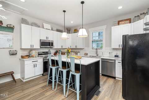 1006 W Broad Street, Dunn, NC 28334