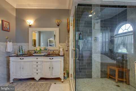 6422 HORSESHOE ROAD E, CLINTON, MD 20735