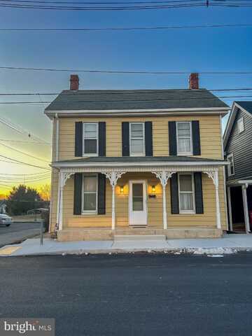 136 N WASHINGTON STREET, GREENCASTLE, PA 17225