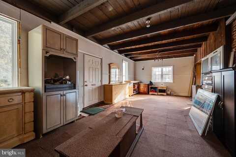 300 KENNEDY AVENUE, MERTZTOWN, PA 19539