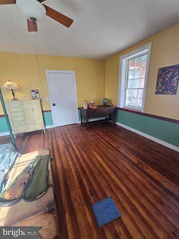 229 N LINDEN AVENUE N, GREENCASTLE, PA 17225