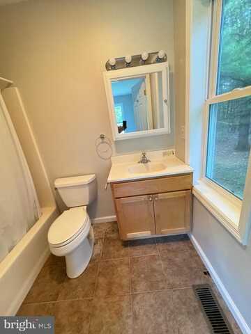 66 HUMMINGBIRD DRIVE, JIM THORPE, PA 18229