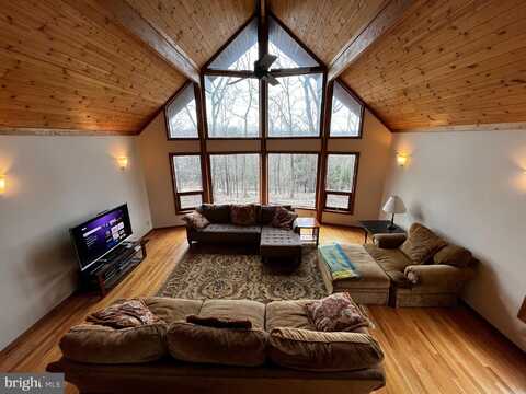 105 RABBITS REST LANE, SHEPHERDSTOWN, WV 25443