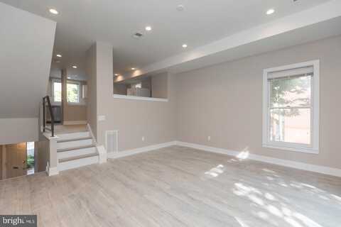 413 N 32ND STREET, PHILADELPHIA, PA 19104